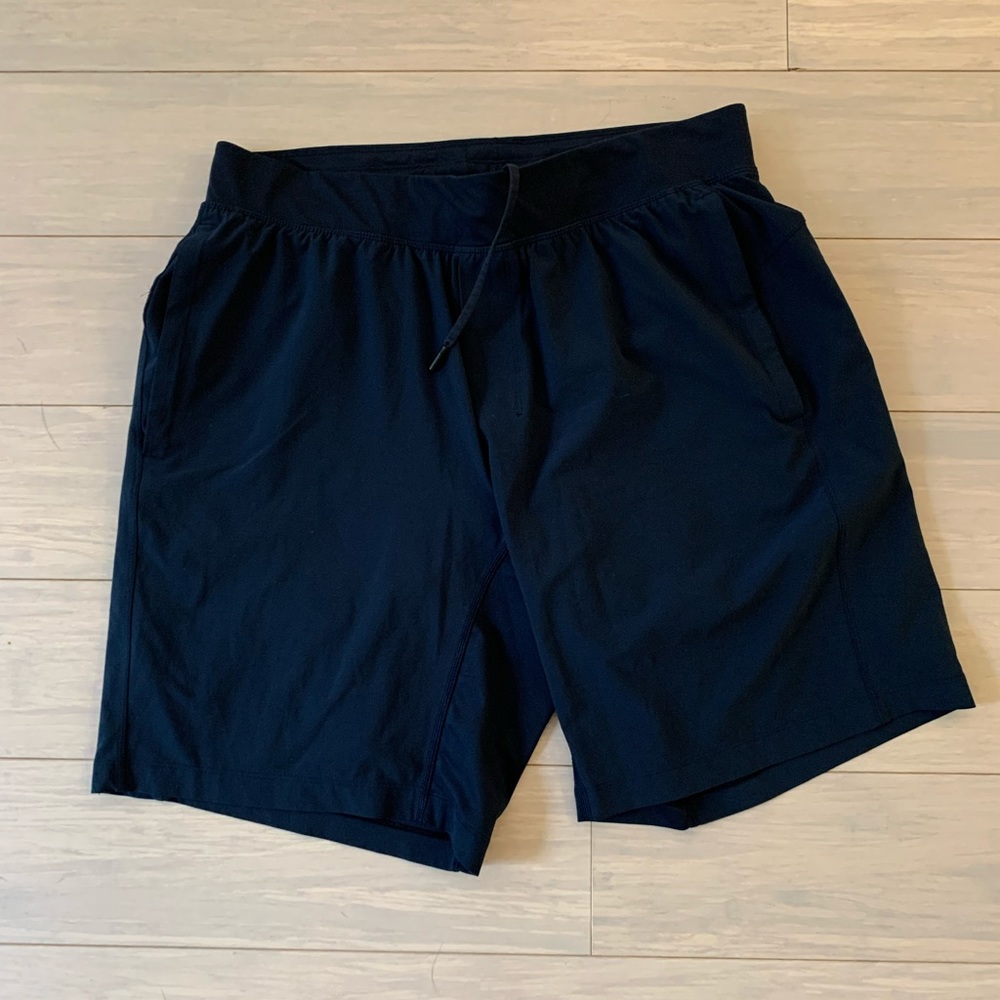 Lululemon men’s shorts (lined)